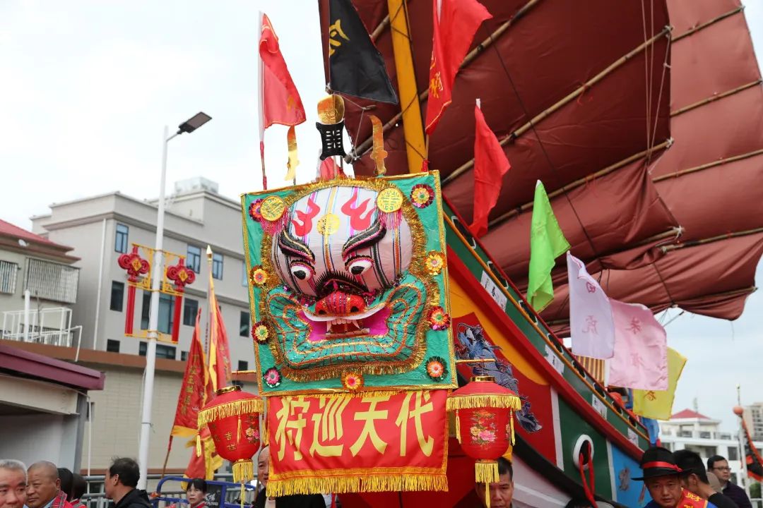 “非遗”刷屏！漳州港“送王船”场面震撼