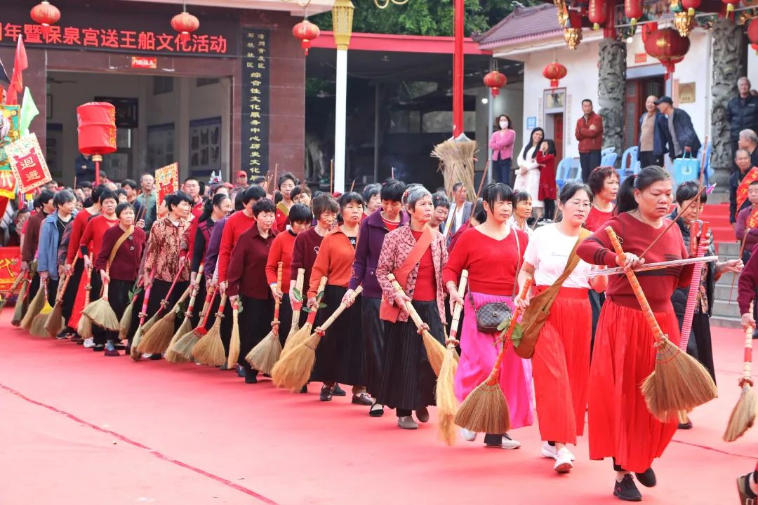 “非遗”刷屏！漳州港“送王船”场面震撼