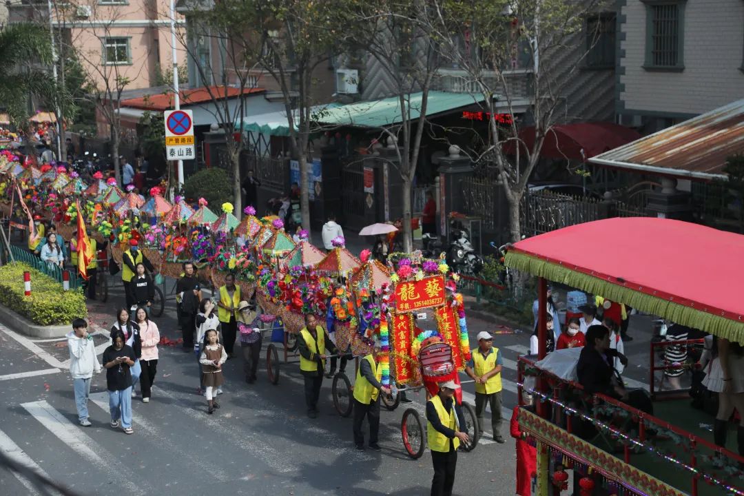 “非遗”刷屏！漳州港“送王船”场面震撼